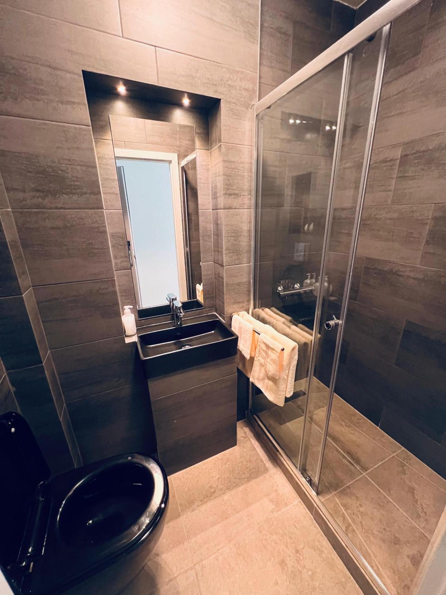 Altstadt Hotel Schwanen Валдсхут-Тинген Екстериор снимка