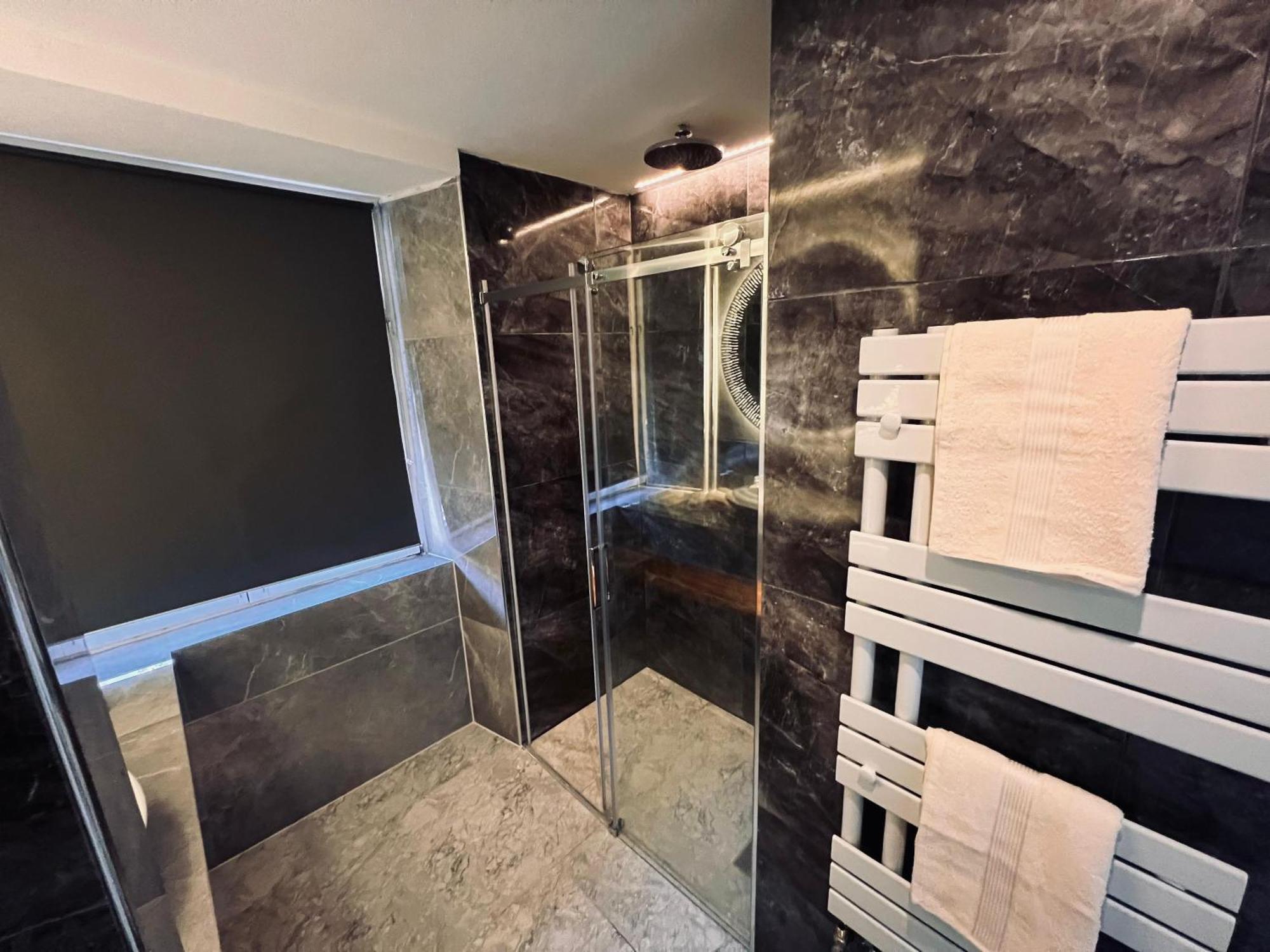 Altstadt Hotel Schwanen Валдсхут-Тинген Екстериор снимка